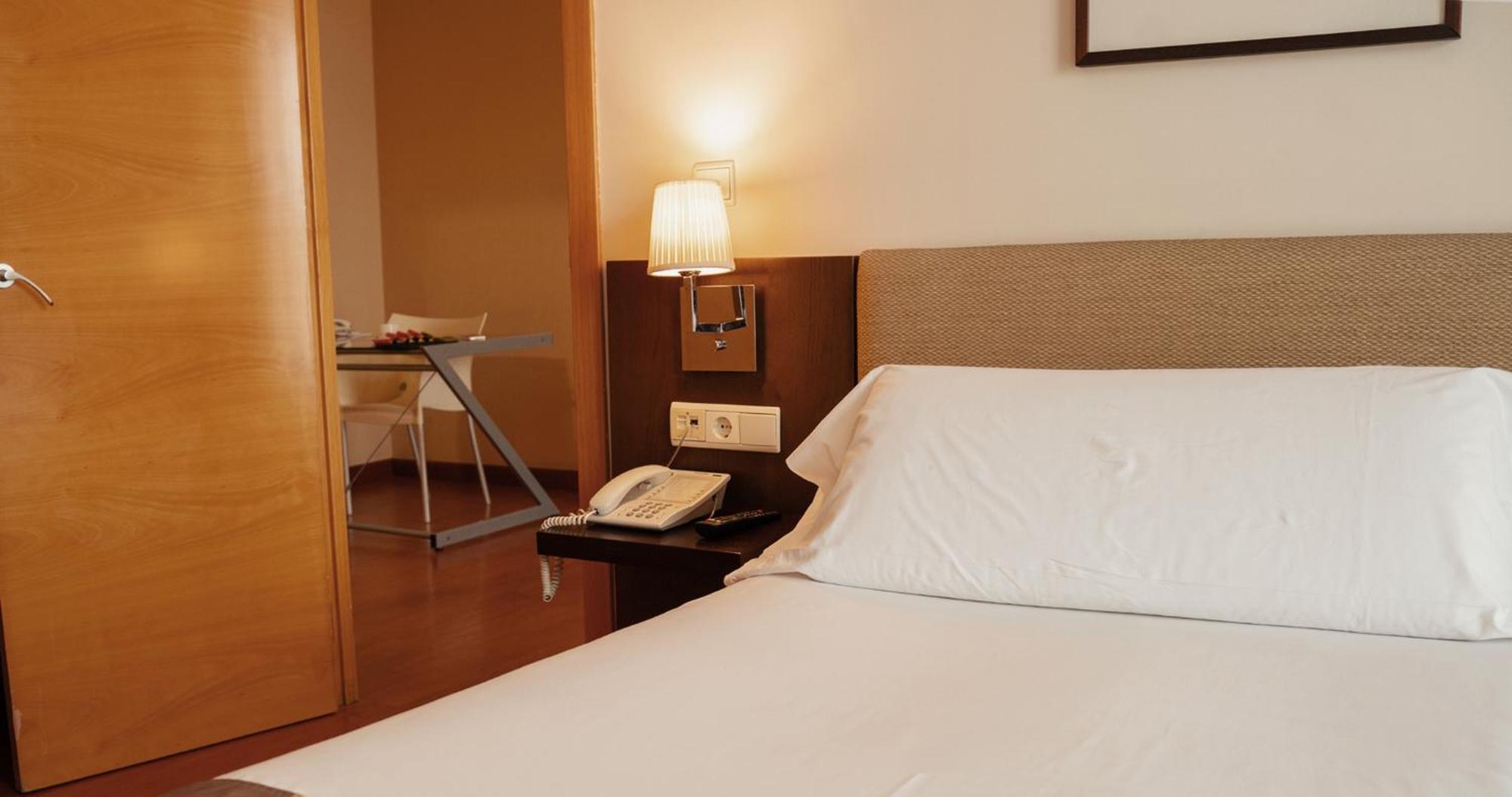 Family Room (2 Adults + 2 Children),1704841596:JPEG