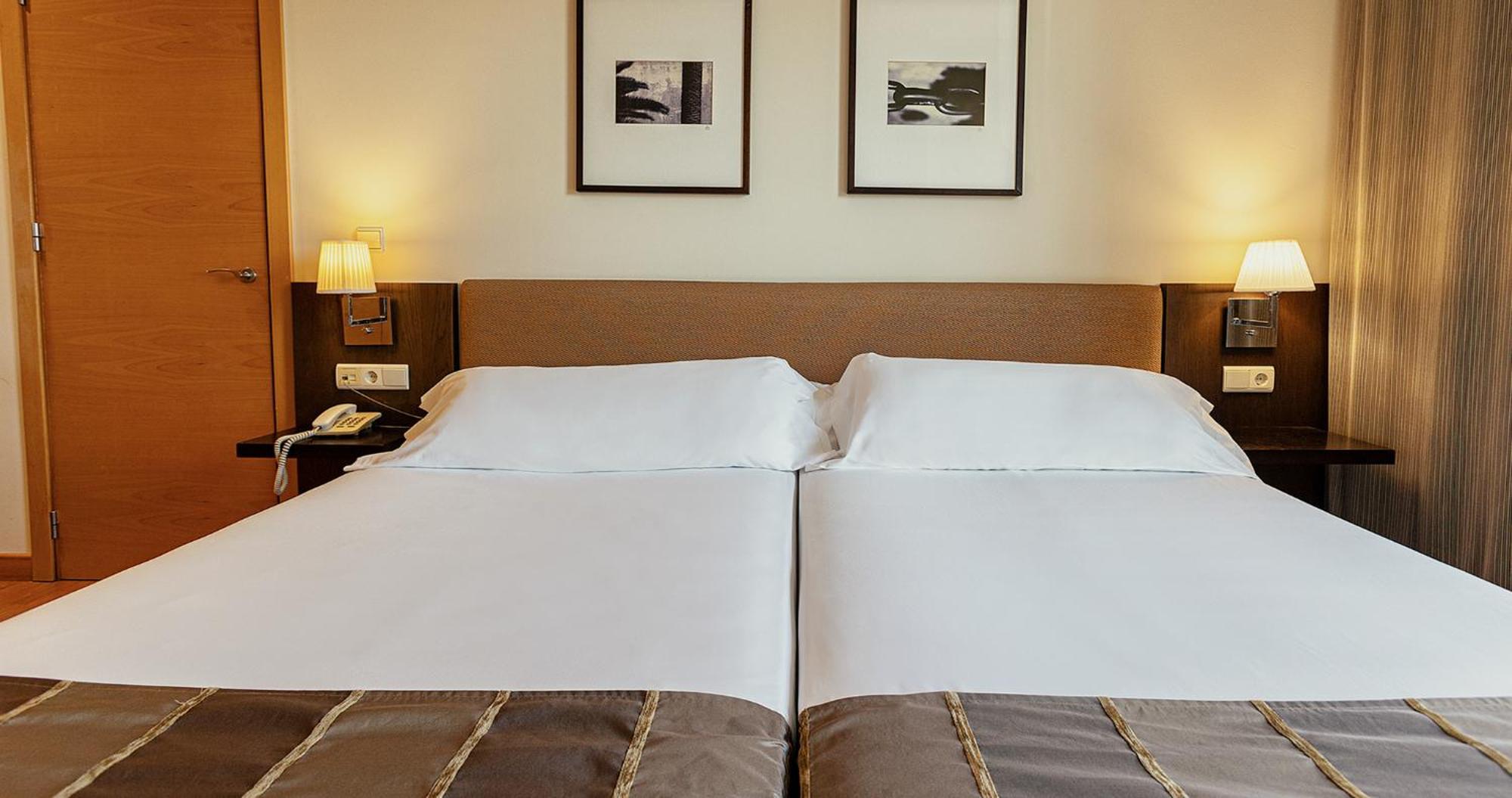 Family Room (4 Adults + 4 Children),1704851966:JPEG